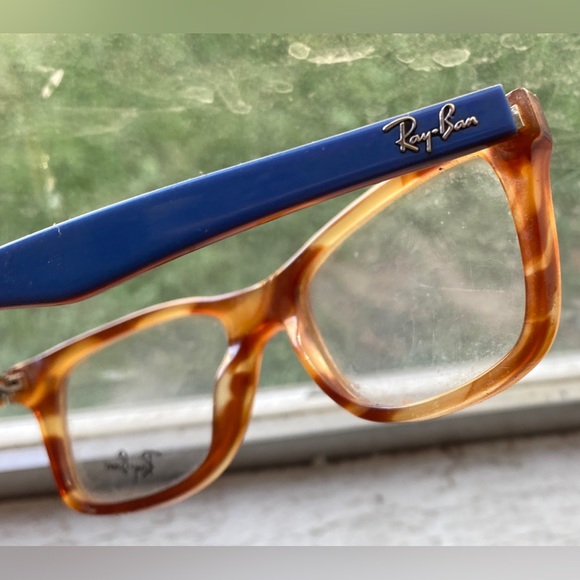 Rayban Optical Glasses.                   Model: RB5228

Color : 5799 - Picture 3 of 7